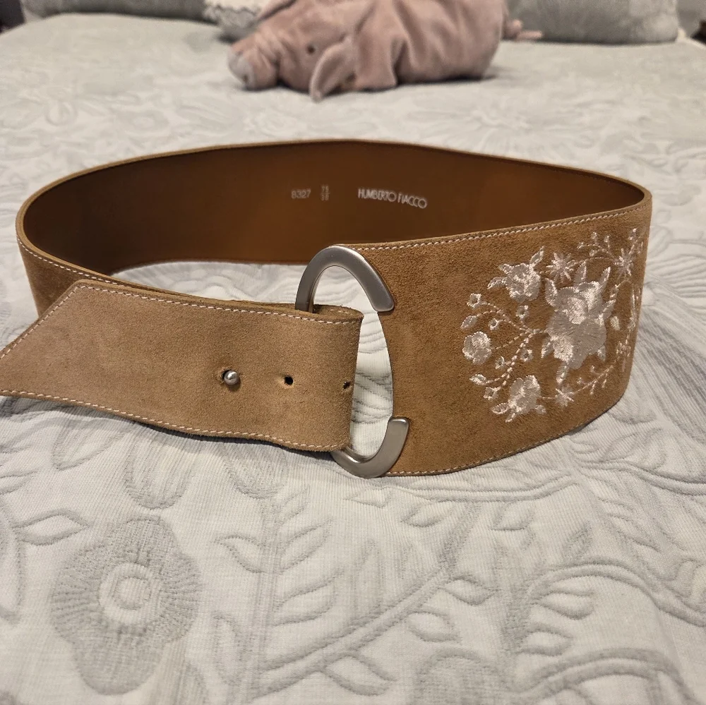 Vintage Humberto Fiacco Womens Floral Embroidered Suede Belt Size Small - Picture 2 of 9